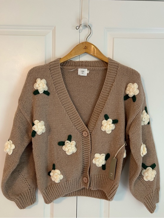 Luna Ivy Sweaters - Luna & Ivy Tan with Cream flowers Floral Knit Cardigan Small NWT